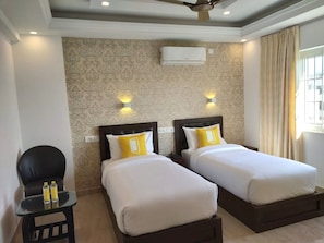 In-room safe, desk, iron/ironing board, free WiFi - X by Bloom - Indiranagar (Bengaluru)