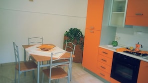 Family Apartment, 1 Bedroom, Annex Building | Private kitchen