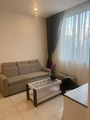 Deluxe Double Room, City View | Desk, soundproofing, free WiFi, bed sheets