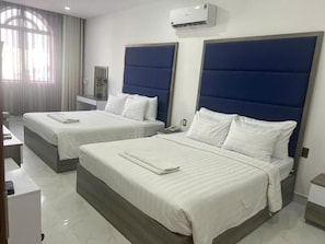 Phòng dành cho gia đình, quang cảnh thành phố | Bàn, phòng cách âm, truy cập Internet không dây miễn phí