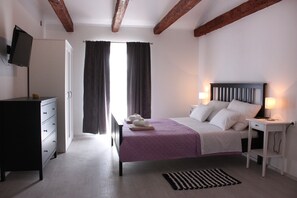 Villa | 4 Schlafzimmer, schallisolierte Zimmer, Bügeleisen/Bügelbrett