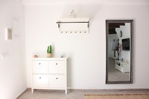 Interior entrance - Villa Mate (Kolan)