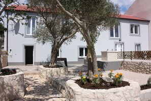 Garden - Villa Mate (Kolan)