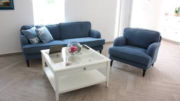 Villa | Living area | Flat-screen TV, video game console