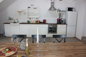 Villa | Private kitchen | Full-size fridge, microwave, oven, stovetop - Villa Mate (Kolan)