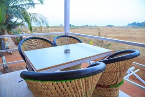 Vista frontal de la propiedad