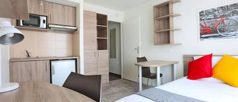 Estudio estándar, para no fumadores (1 Person) | Servicios de la habitación