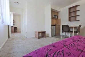 61-cm flat-screen TV with cable channels, TV