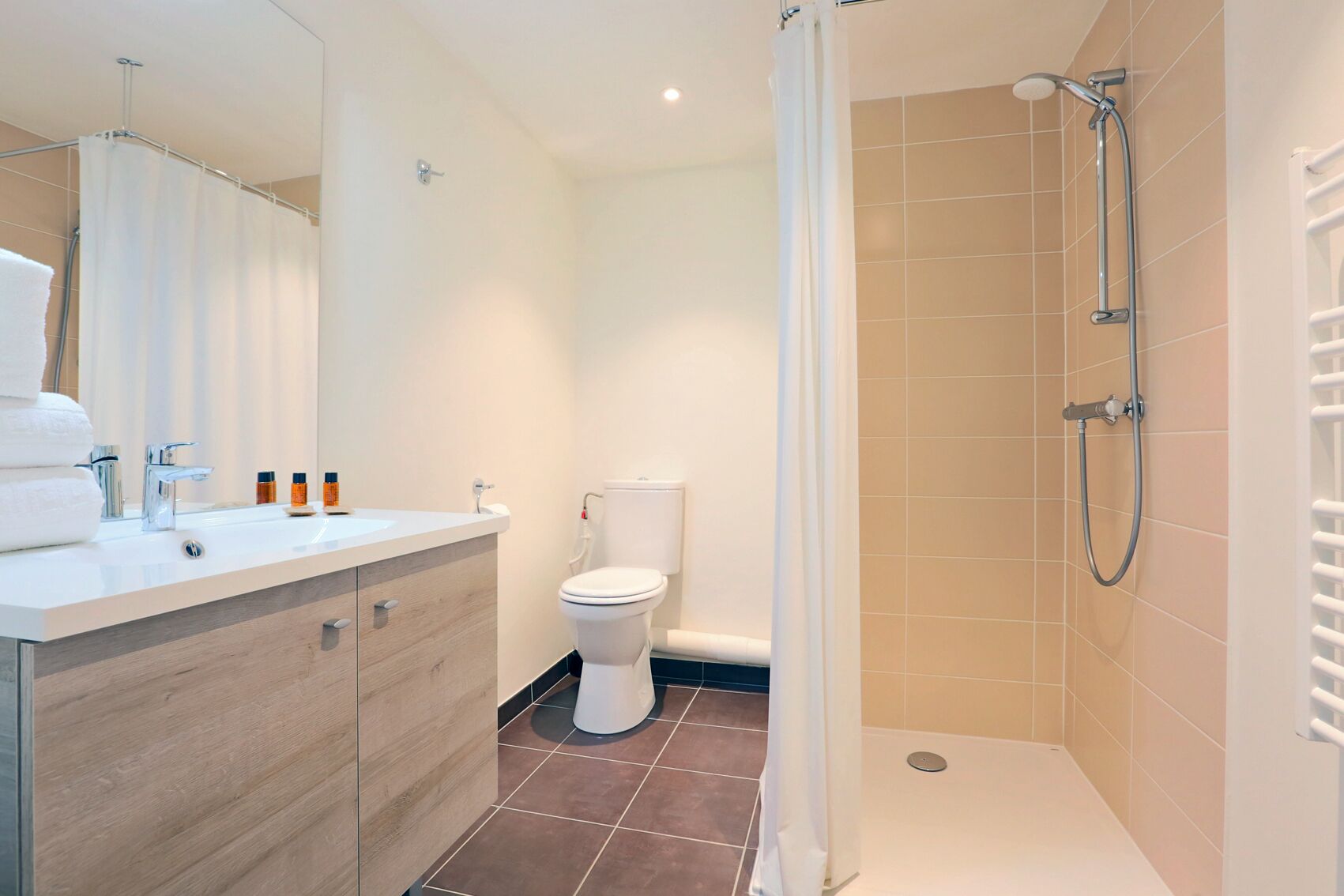 Badkamer met douche