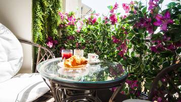 Luxury Apartment, Multiple Beds, Non Smoking, City View | Terrace/patio