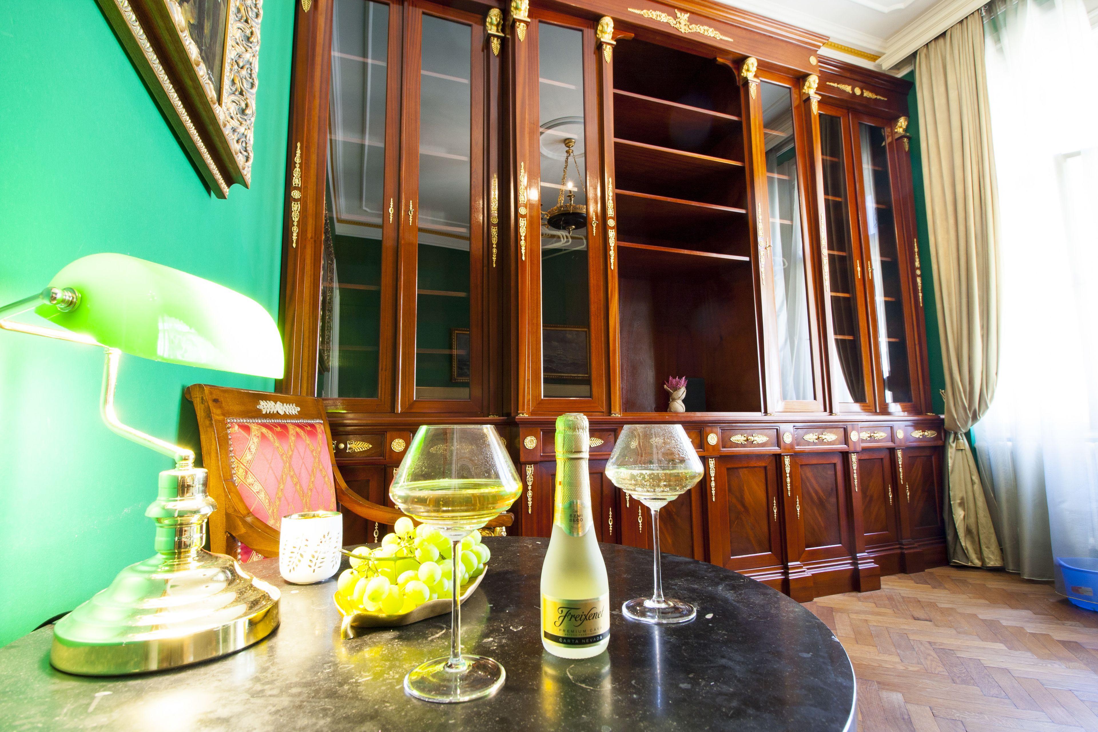 Luxury Apartment, Multiple Beds, Non Smoking, City View | 3 bedrooms, premium bedding, in-room safe, individually decorated