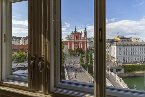 Filip Palace Luxurious Apartment