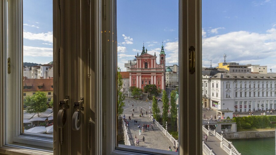 Filip Palace Luxurious Apartment