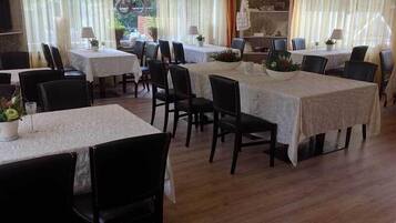 Tägliches inbegriffenes Frühstücksbuffet