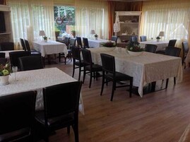 Desayuno bufé gratuito y diario