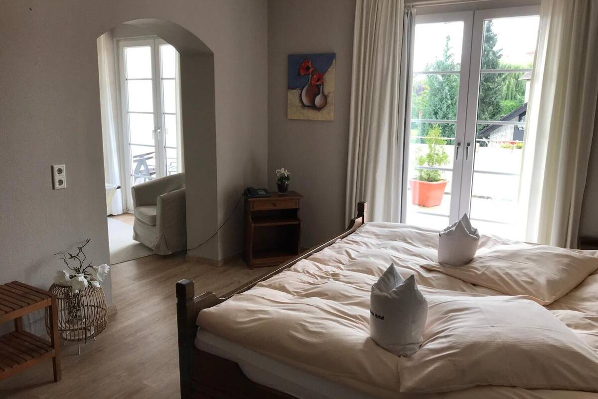 desk, blackout curtains, free wifi, bed sheets