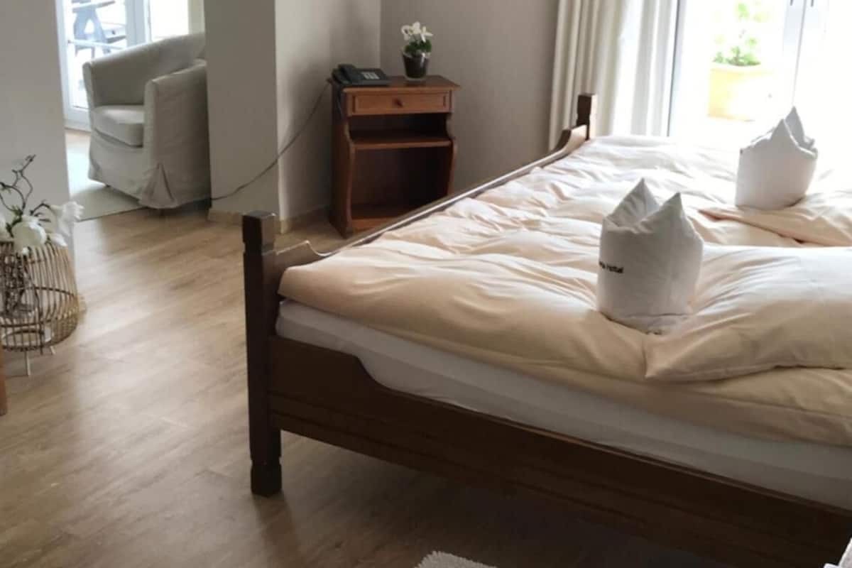 desk, blackout curtains, free wifi, bed sheets