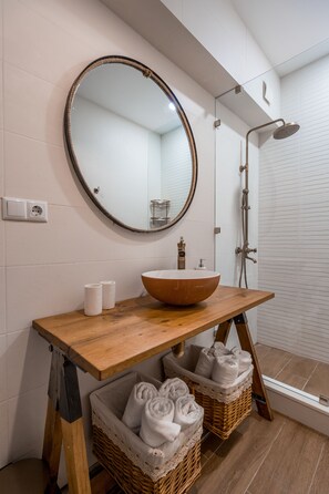 Suite, 2 Schlafzimmer | Badezimmer