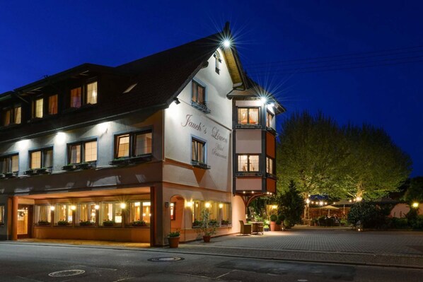Exterior - Hotel Jauch's Löwen (March)