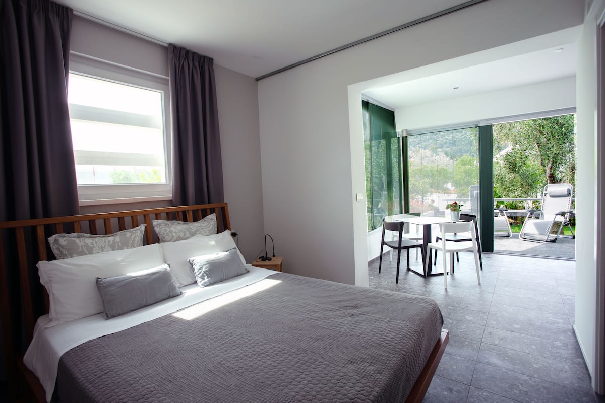 Classic Double Room, Patio | Room amenity