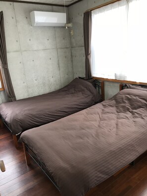 Blackout curtains, free WiFi, bed sheets - Biimata house (Nago)