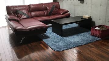 Apartment | Living area | Flat-screen TV