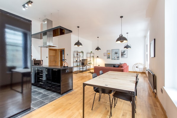 Apartment, 2 Bedrooms | Living area