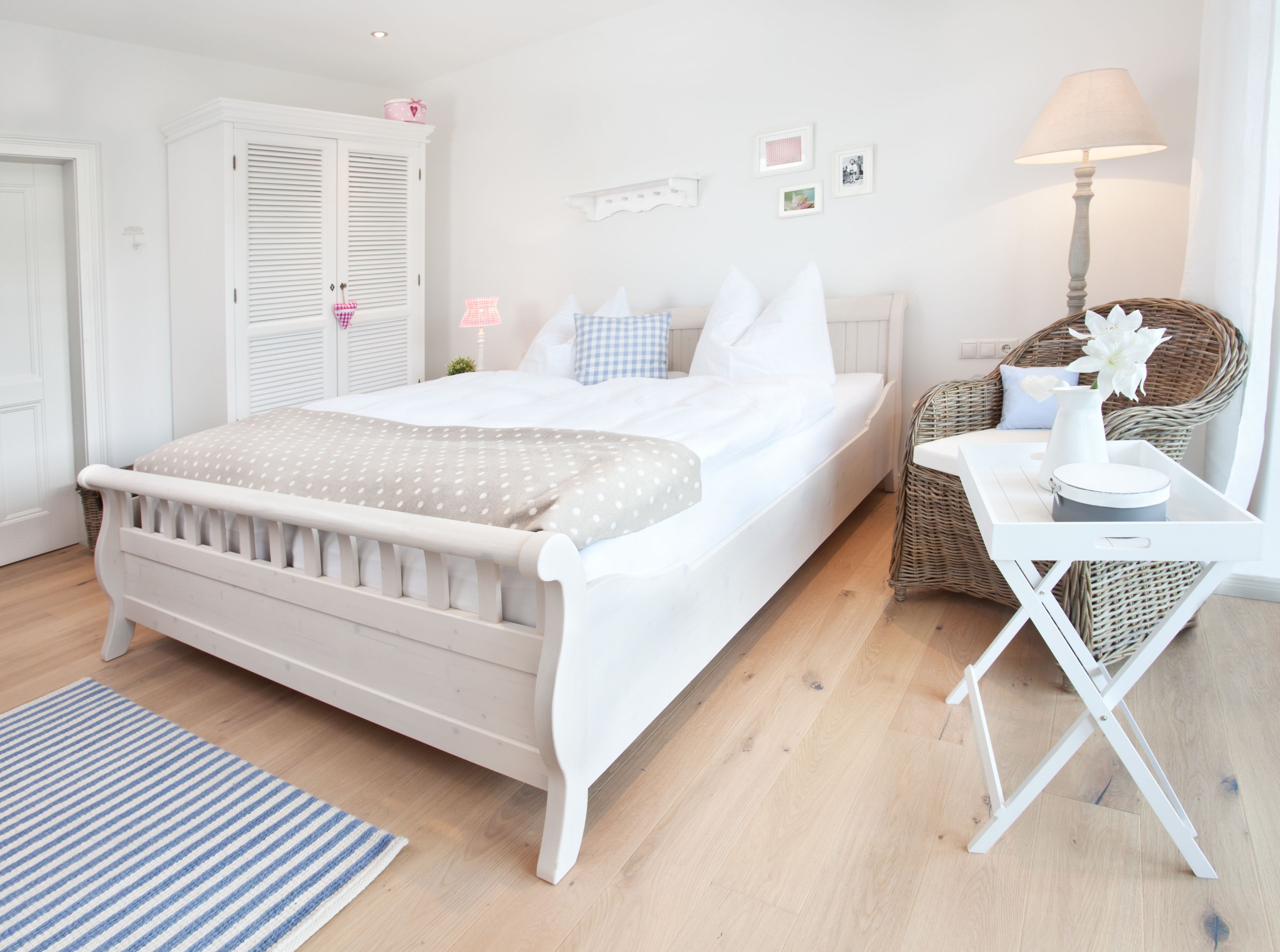 soundproofing, free wifi, bed sheets