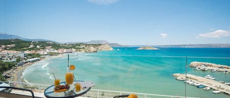 Studio Deluxe with Panoramic Sea View | Utsikt från rummet