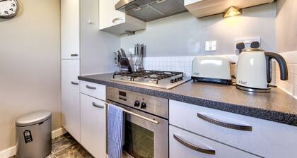 City Riverview Apt Balcony & Parking