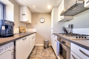 Deluxe-Apartment, 2 Schlafzimmer, Stadtblick | Eigene Küche | Großer Kühlschrank, Mikrowelle, Ofen, Herdplatte