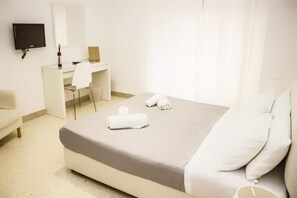 In-room safe, individually decorated, individually furnished, desk - Palermo Central B&B (Palermo)