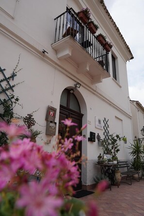 Front of property - Dimora Amina B&B (Loreto Aprutino)