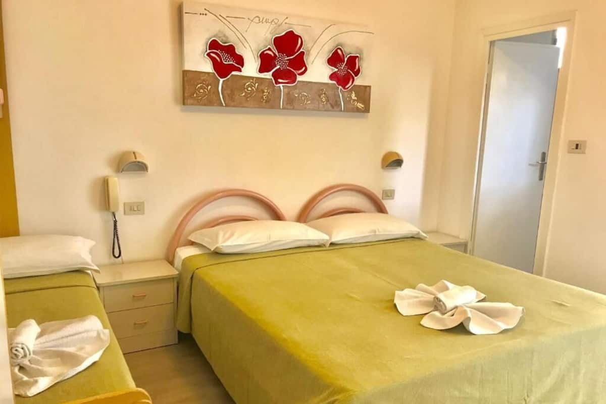 Phòng 3 Tiêu chuẩn, ban công | Két bảo mật tại phòng, bàn, truy cập Internet không dây miễn phí