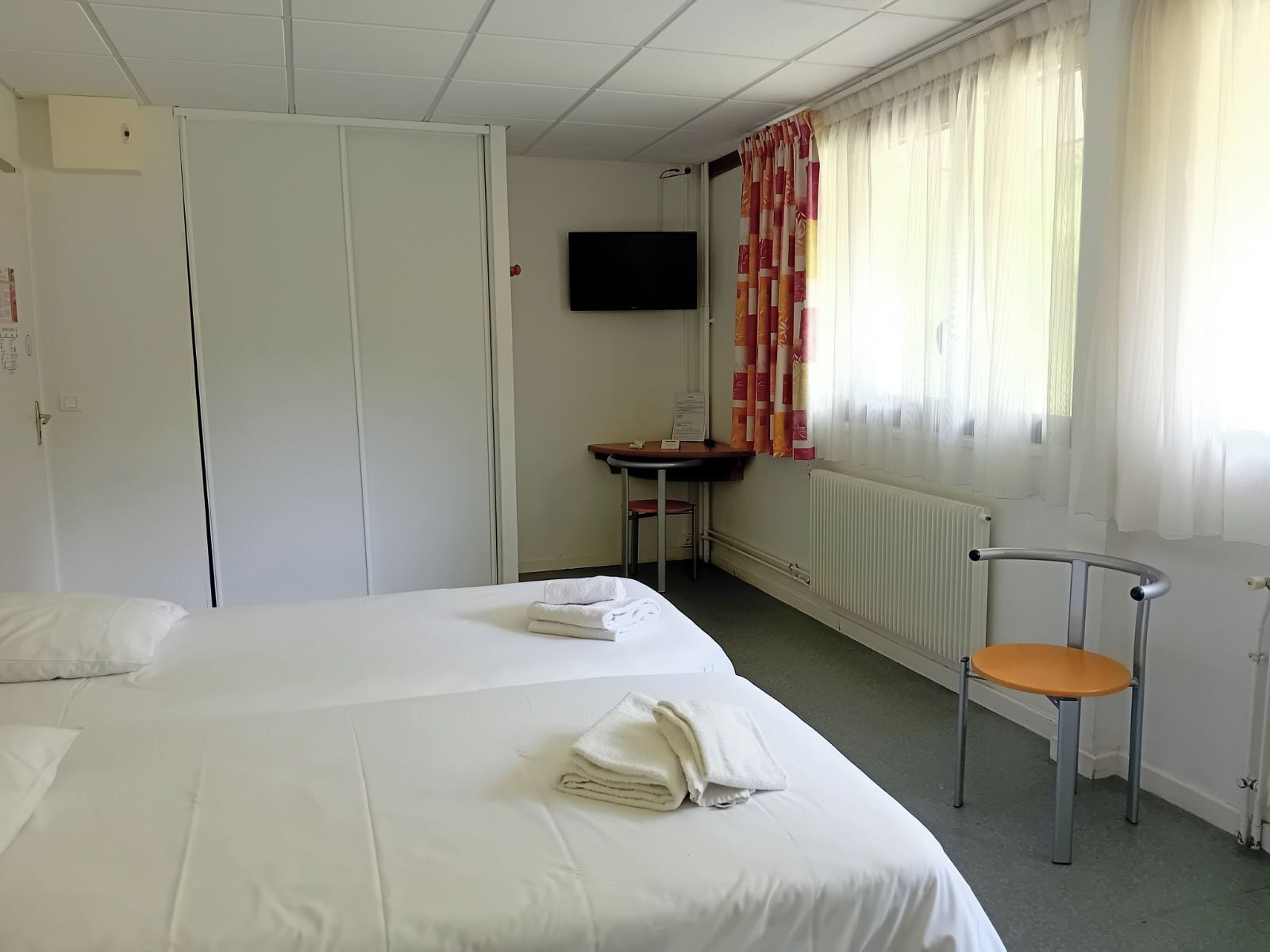 Trang trí khác biệt, trang bị nội thất với thiết kế riêng biệt 