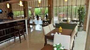 Dagelijks ontbijtbuffet inbegrepen