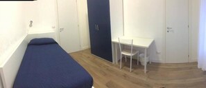 Triple Room | Soundproofing, free WiFi - Casa Helzel B&B (Naples)