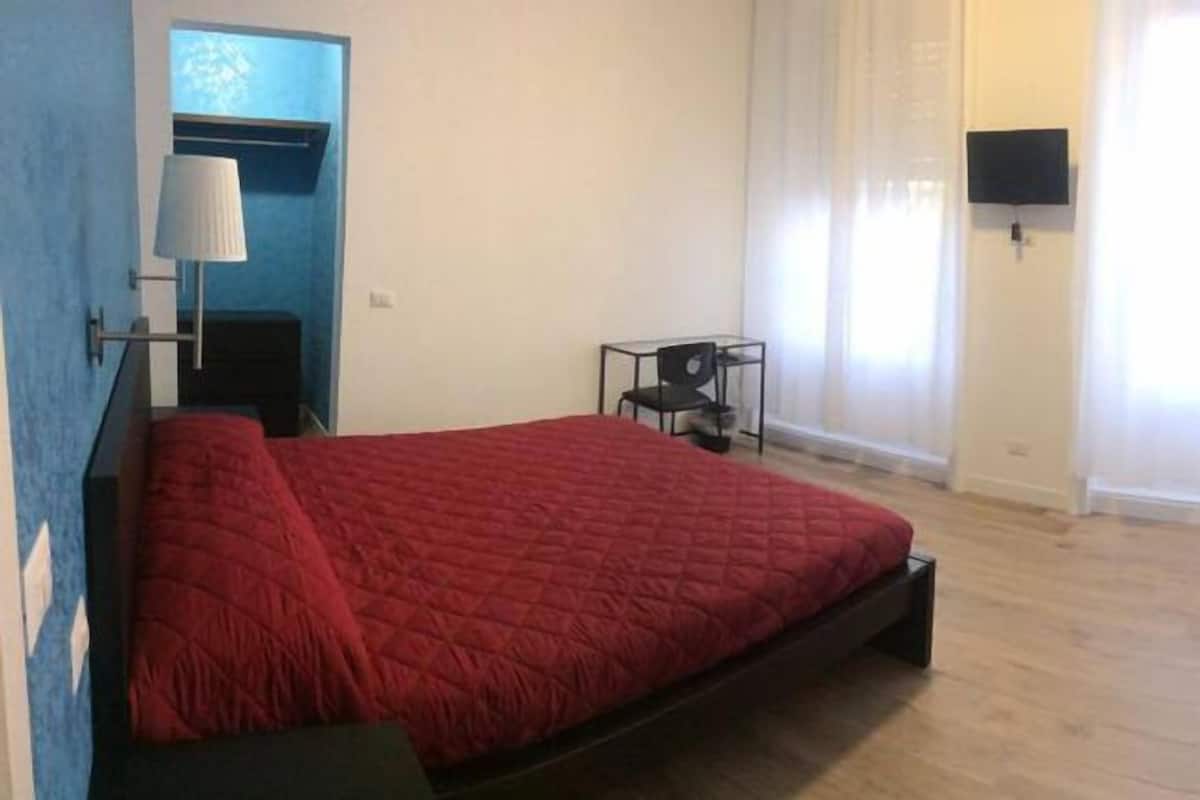 Soundproofing, WiFi (free)