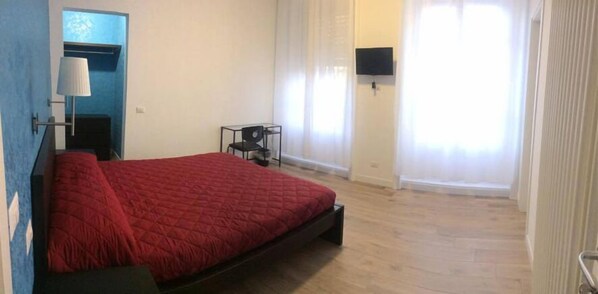 Soundproofing, free WiFi - Casa Helzel B&B (Naples)