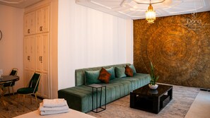 Comfort Room, Canal View | Individually decorated, blackout drapes, soundproofing - Aparthotel & Hotel Doha (Nador)