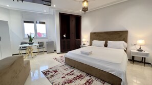 Comfort Room, Canal View | Individually decorated, blackout curtains, soundproofing