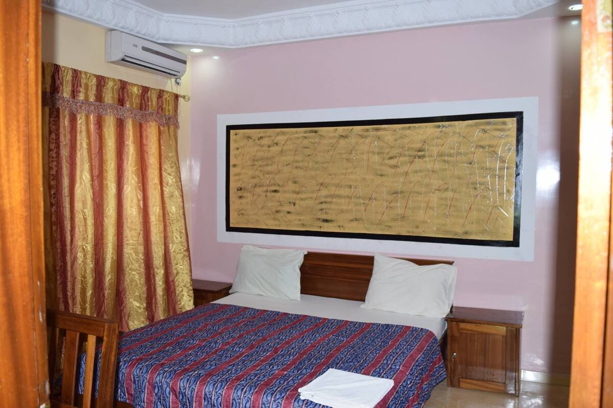 Room, 1 Double Bed | Blackout drapes, soundproofing, iron/ironing board (on request)