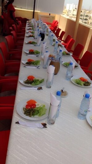 Spécialités Cuisine locale et internationale