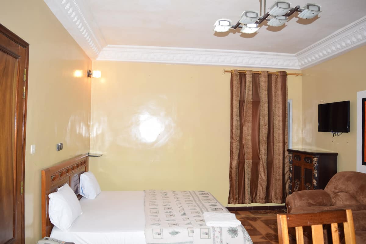 Studio, 1 kamar tidur | Tirai kedap cahaya, kedap suara, dan setrika/meja setrika