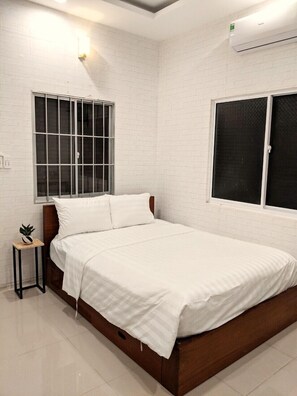 Rom – executive, balkong | Skrivebord, lydisolert og strykejern/-brett