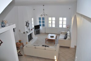Flat-screen TV - Bay View House (Syros)
