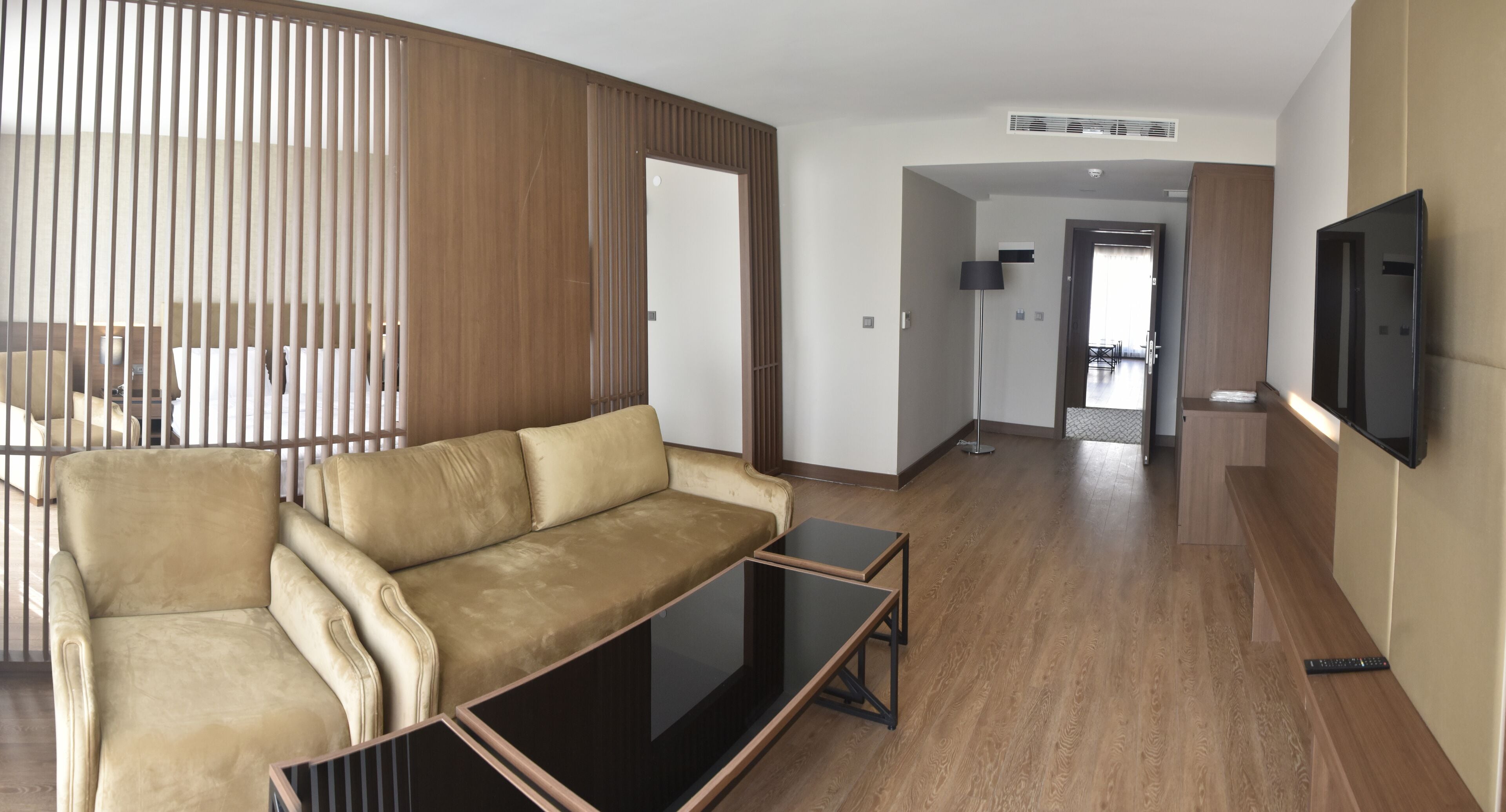 SUITE ROOM