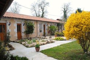 Fachada de la propiedad