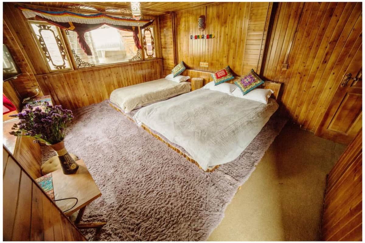 Blackout curtains, soundproofing, free WiFi, bed sheets