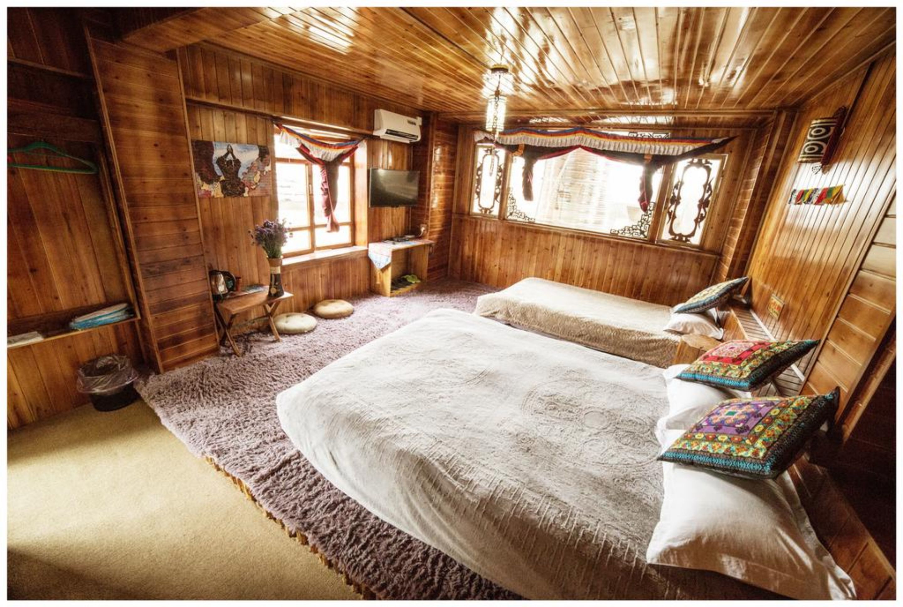 Blackout drapes, soundproofing, free WiFi, bed sheets